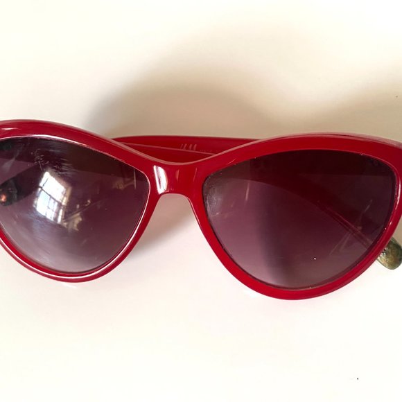 Red Cat-Eye Sunglasses - Picture 3 of 3